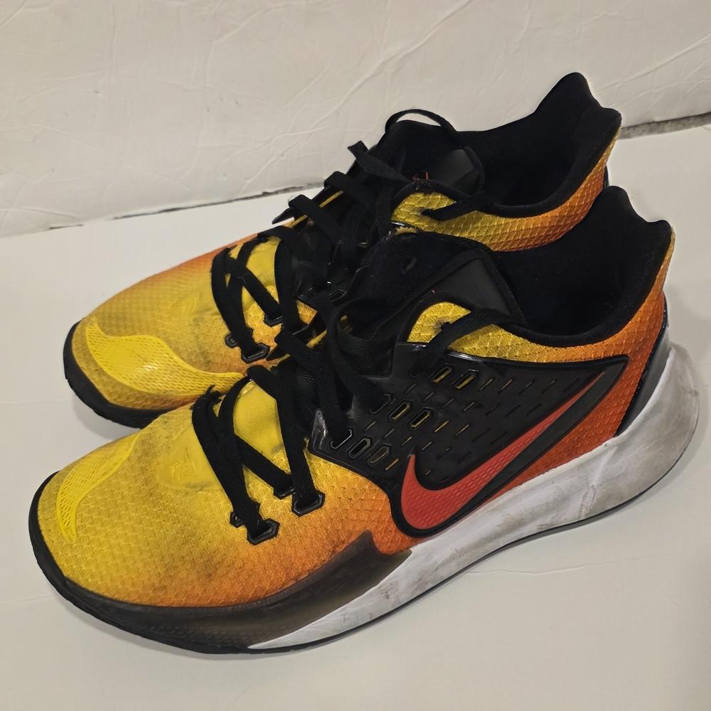 Nike Kyrie Low 2 Yellow Orange Red Sunse Size 13